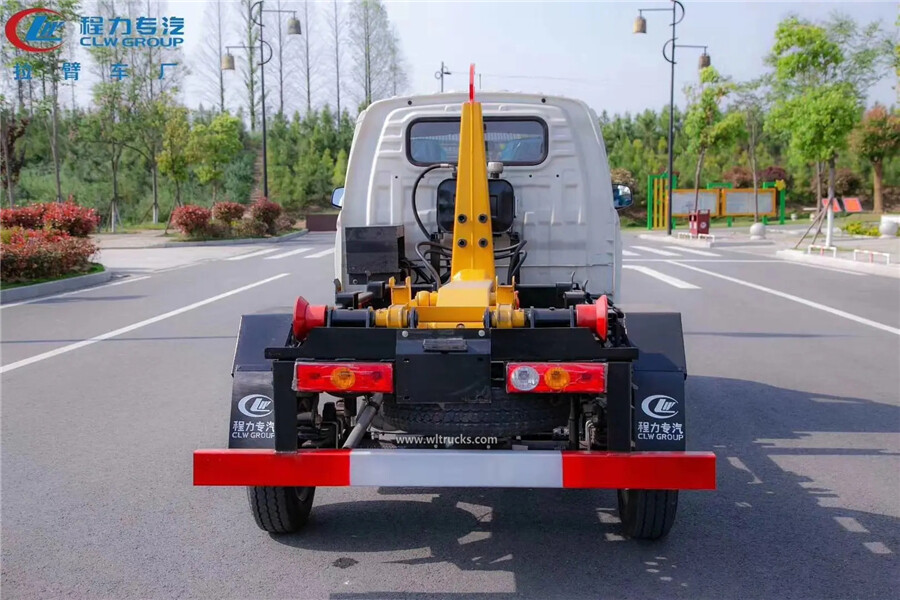 Forland 3000 liters hydraulic lifter garbage truck