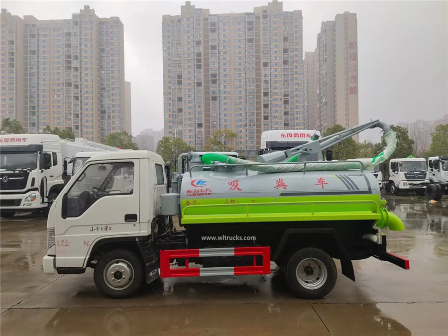 Forland 3000L toilet vacuum truck