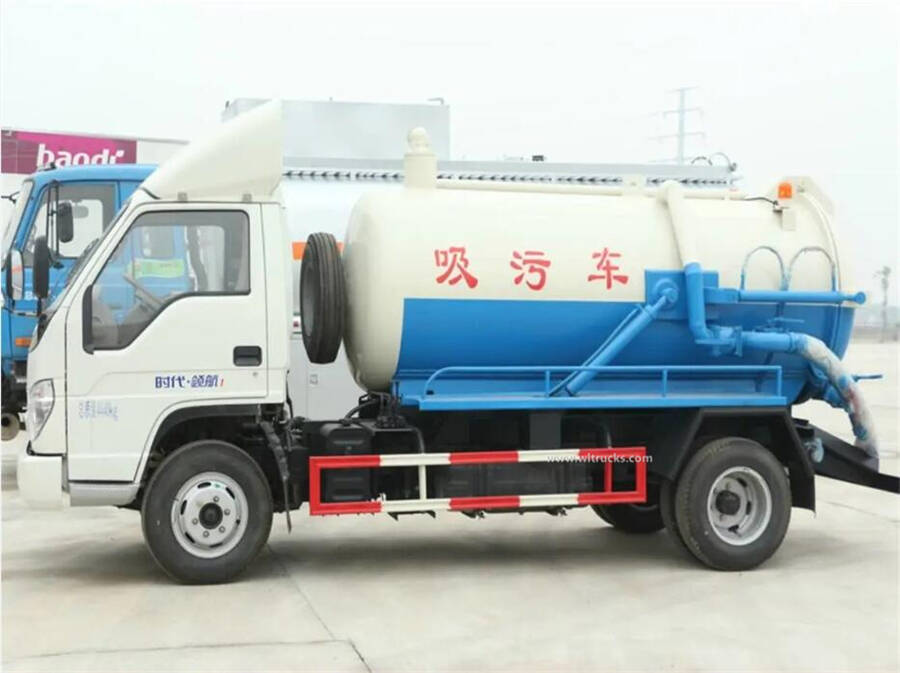 Forland 5000 liters vacuum sewage suction tanker truck