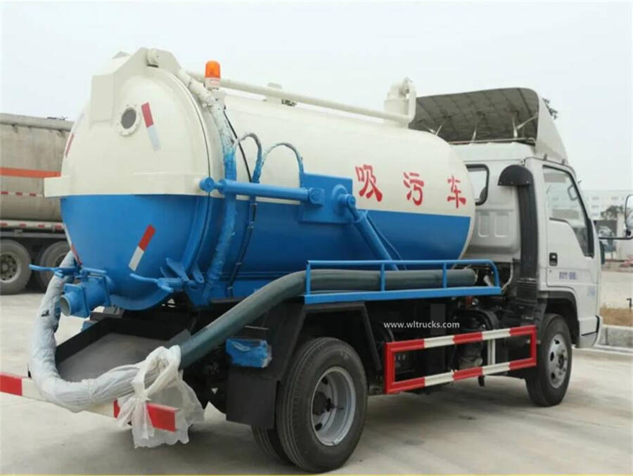 Forland 5000L vacuum sewage suction truck