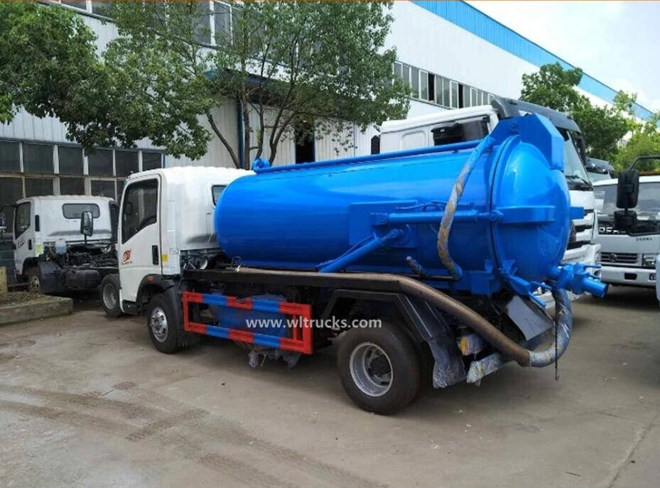 HOWO 5m3 vacuum sewage suction truck