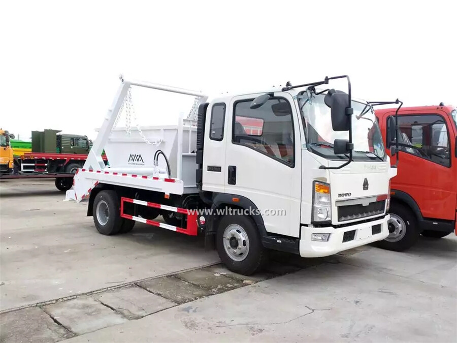 Howo 5cbm swing arm garbage truck