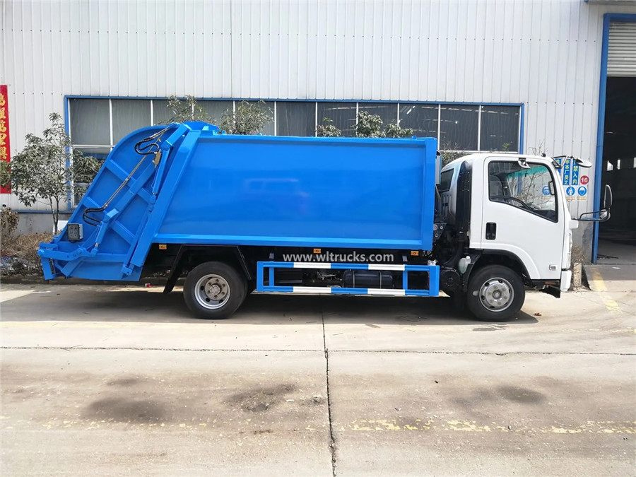 ISUZU ELF 5m3 compactor garbage collection truck