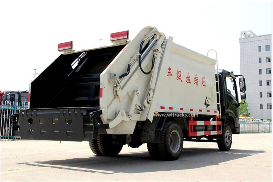 Shacman 5000L compactor waste truck