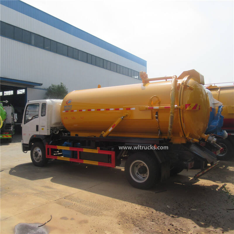 Sinotruk Howo 8cbm vacuum sewage suction trucks