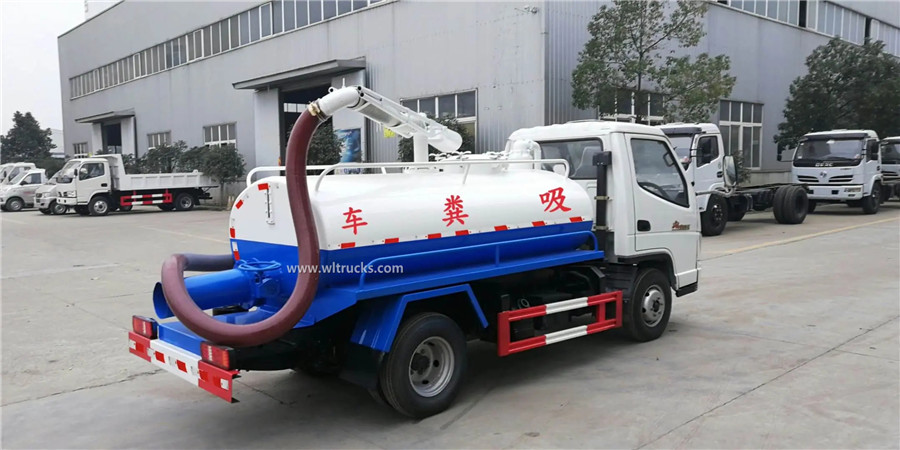 T-KING 3000L mini excrement suction truck