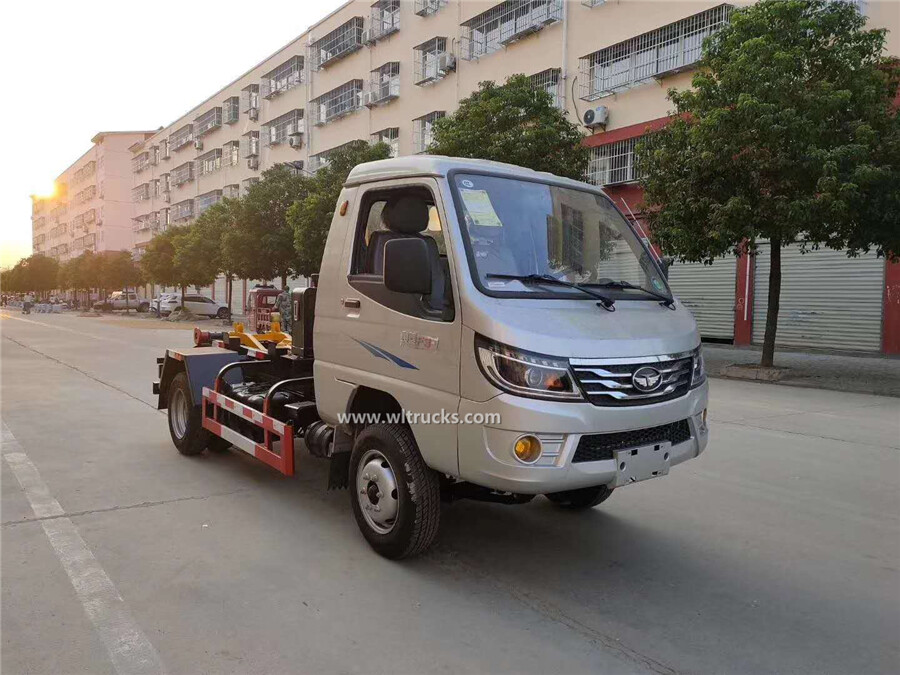 T-King 2000liters arm roll garbage truck