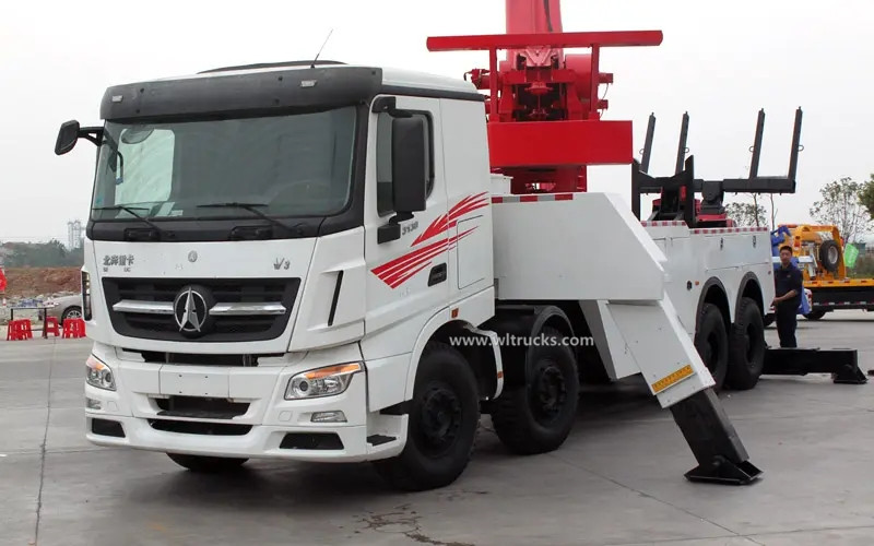 12 wheel North Benz 60 ton rotator tow truck