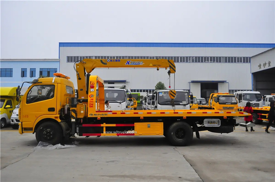 DFAC 4 ton road wrecker truck with crane