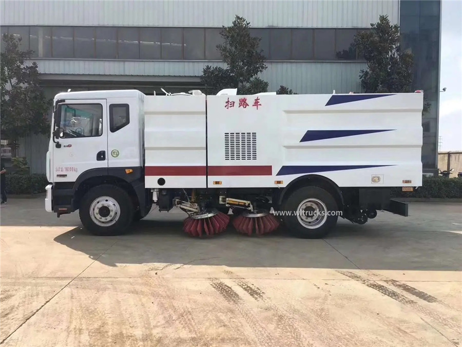 DFAC Duolika 8m3 vacuum road sweeper