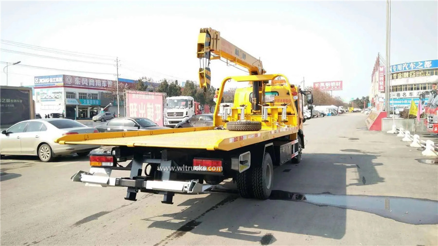 Dayun 5 ton flatbed recovery tow truck mounted crane