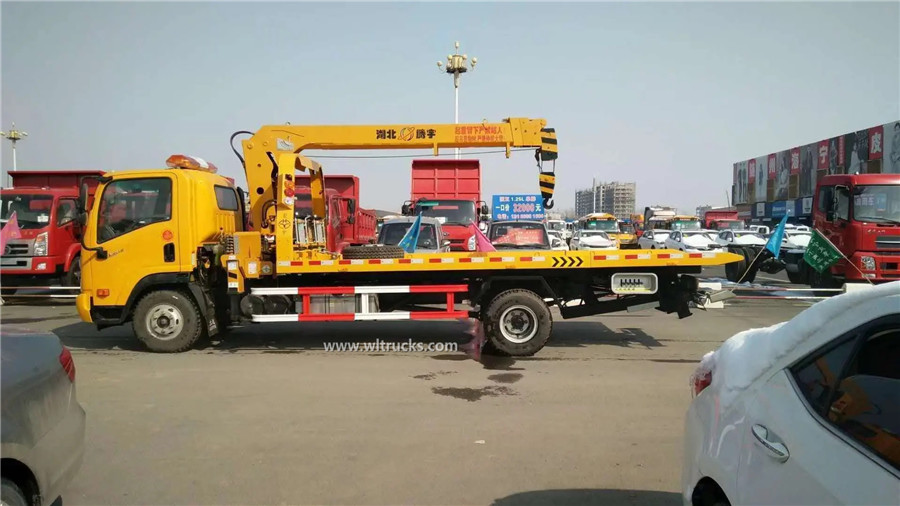 Dayun 5 ton flatbed wrecker truck mounted crane