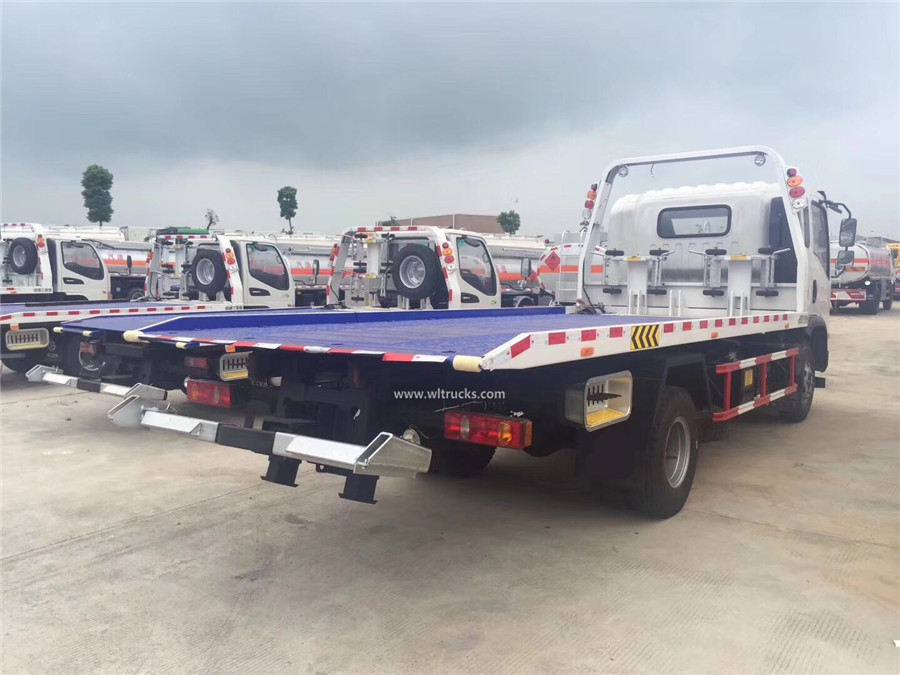 Dayun 5t flatbed wrecker truck