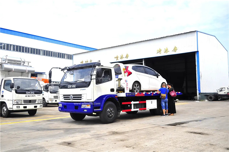 Dongfeng 5mt flatbed tow wrecker truck
