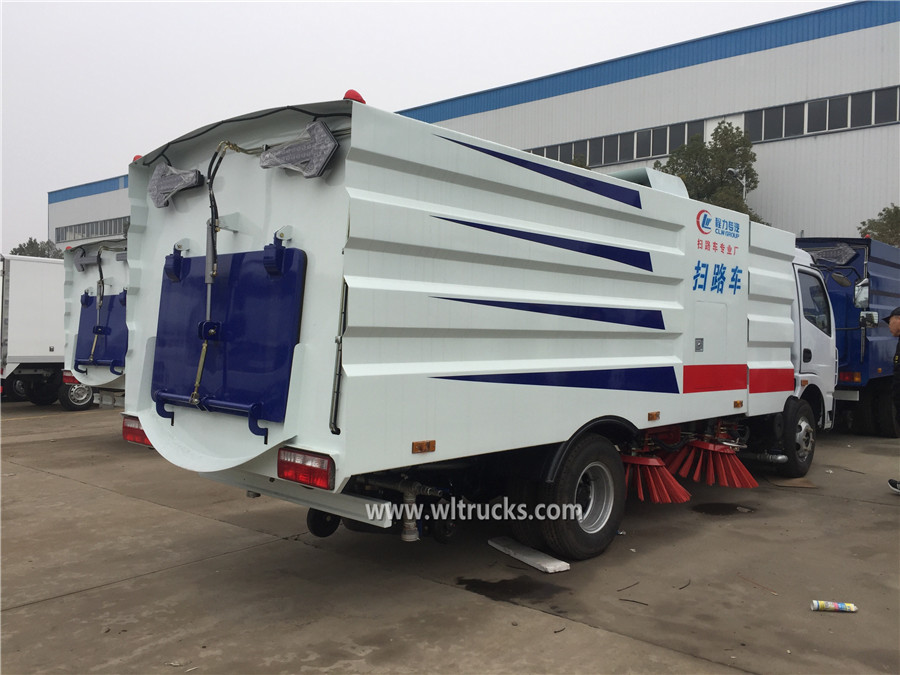 Dongfeng 8 ton street sweeper truck