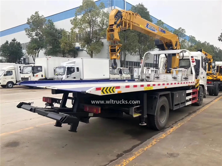 Dongfeng Kinrun 6-8mt flatbed wrecker tow truck with XCMG crane