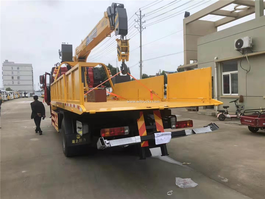 FAW 8 ton medium duty recovery wrecker tow truck with crane