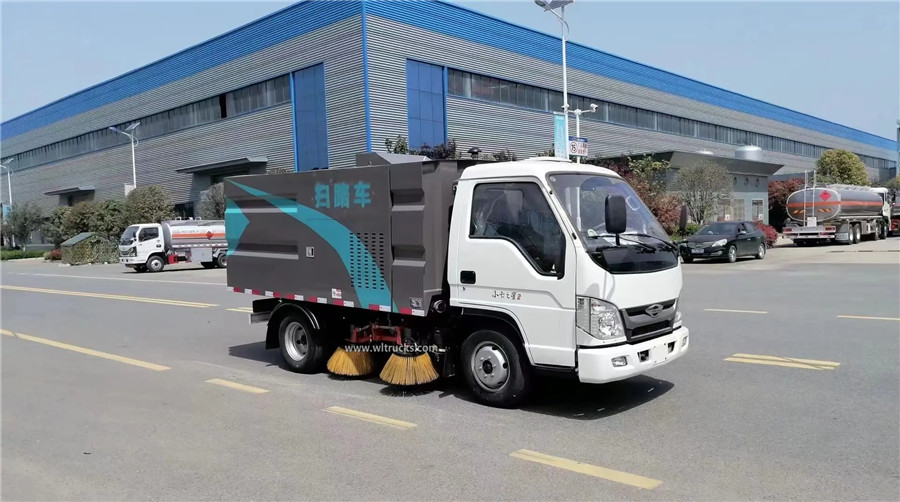 Forland 3 ton diesel road sweeper truck