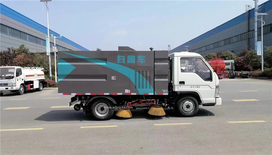 Foton 3 ton diesel street sweeper truck
