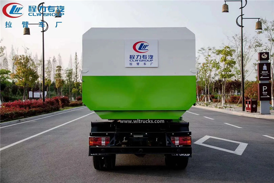 Foton 5000L garbage truck transport