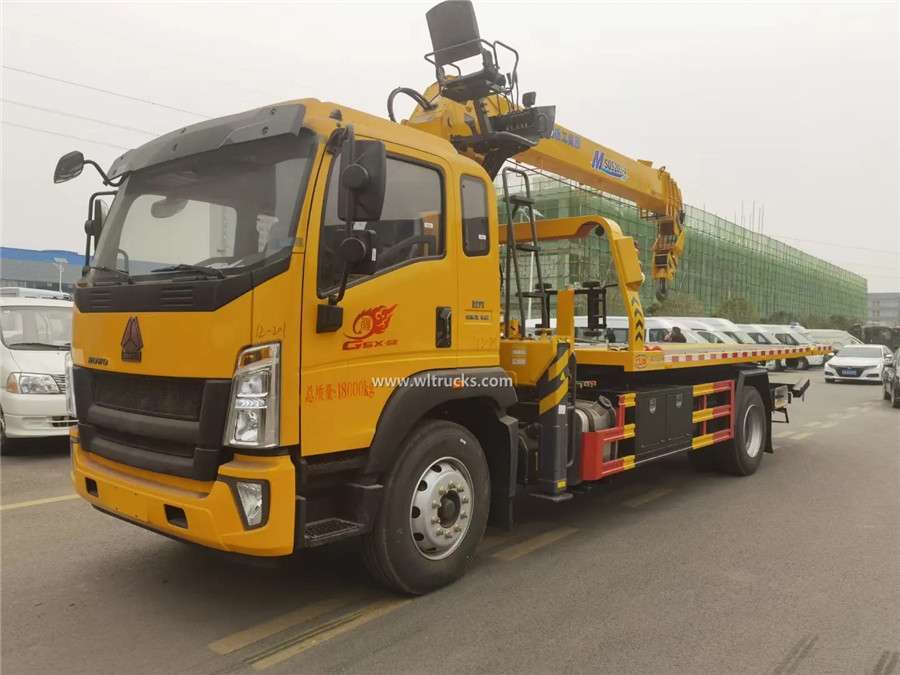 HOWO 8 ton flat tow truck with crane
