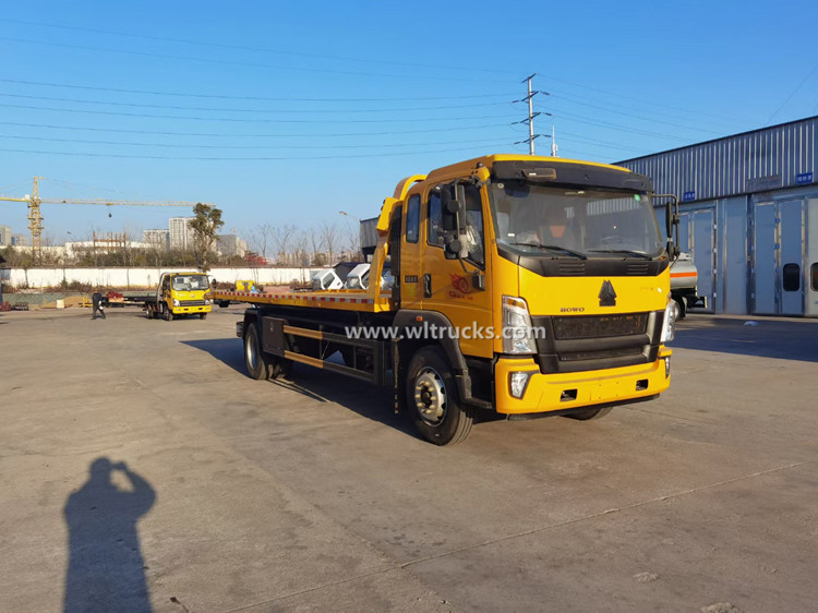 Howo 6-8 ton flatbed wrecker truck