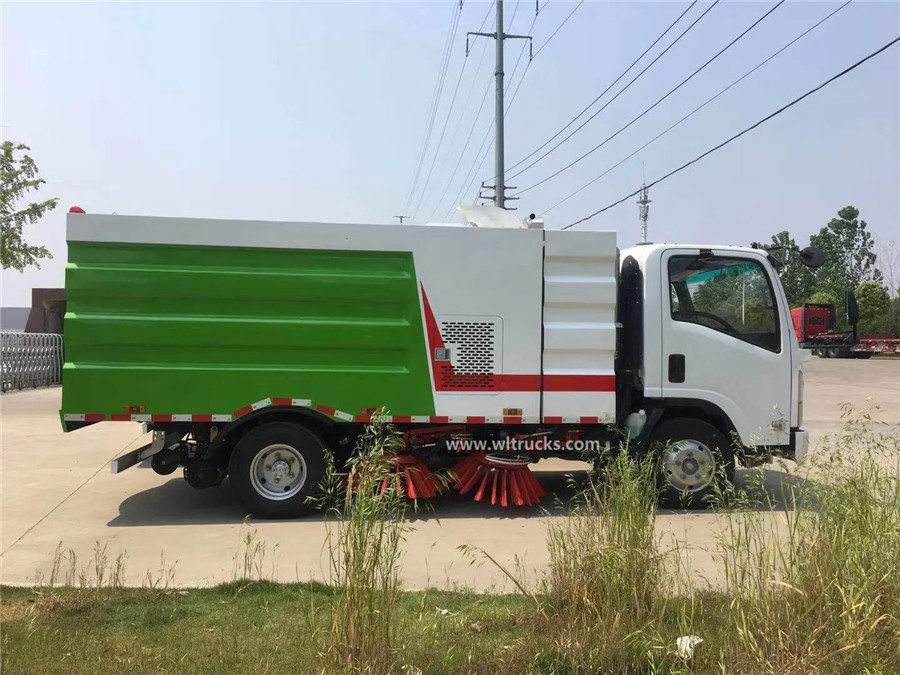 ISUZU ELF KV600 8cbm street sweeper truck