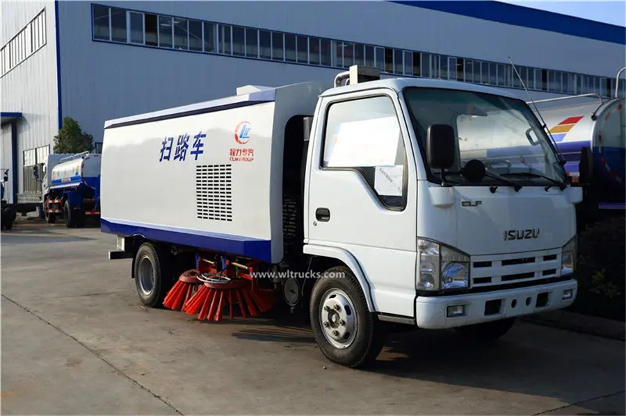 ISUZU NHR 3m3 runway sweeper truck