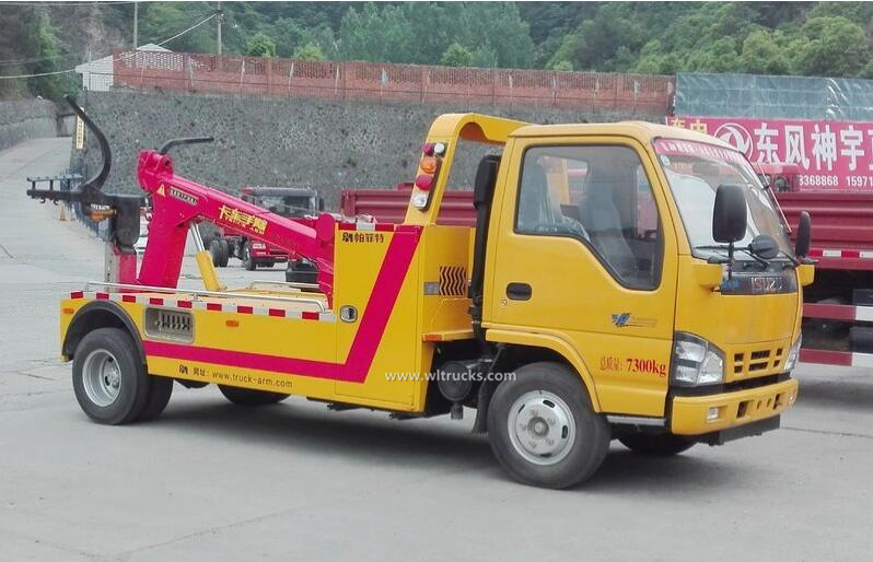 ISUZU NJR 5t wrecker towing truck