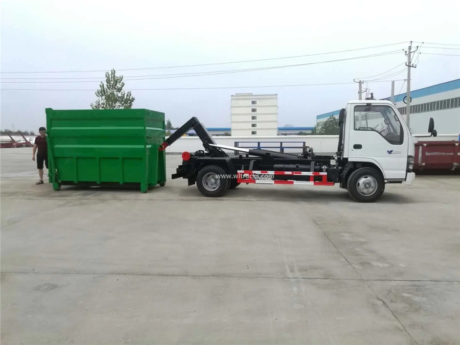 ISUZU NKR 6-8 cubic roll off hook lift garbage dump truck