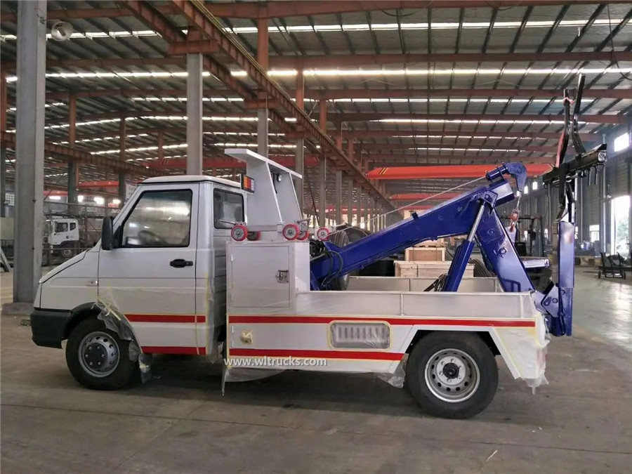 IVECO 3 ton wrecker carrier  towing truck