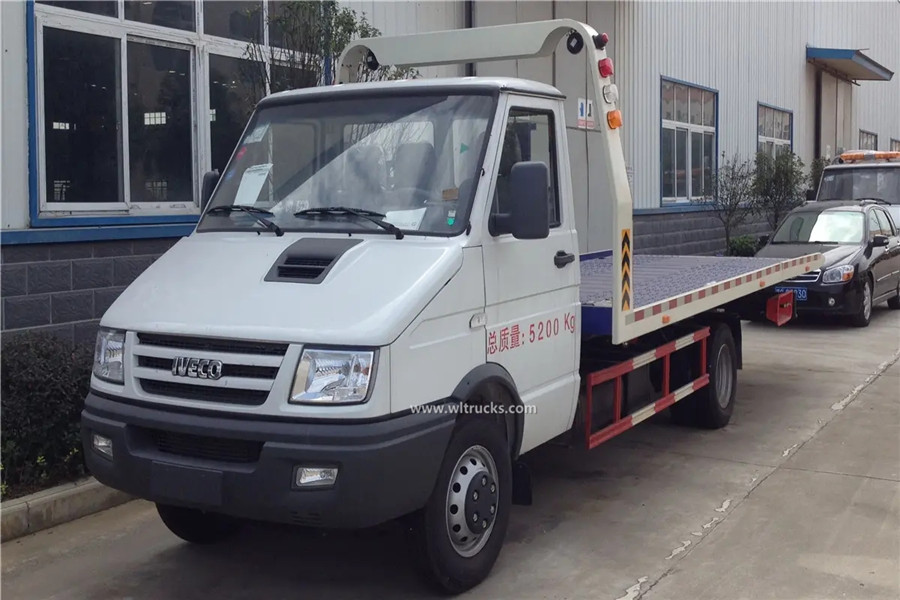 Iveco 3t flat self loader tow truck