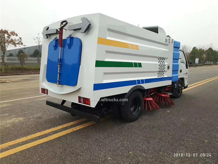 JMC 5 cubic meters vacuum road sweeping truck
