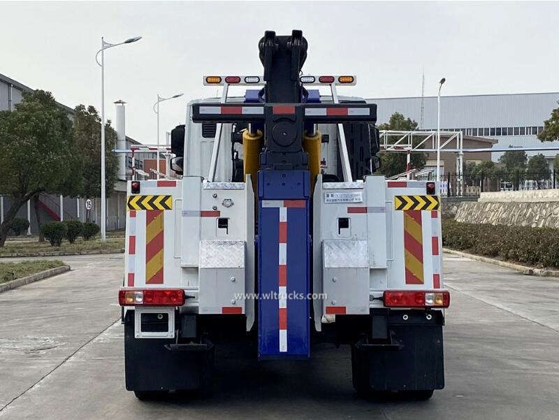 SAIC Iveco Hongyan 16 ton heavy duty rotator tow truck