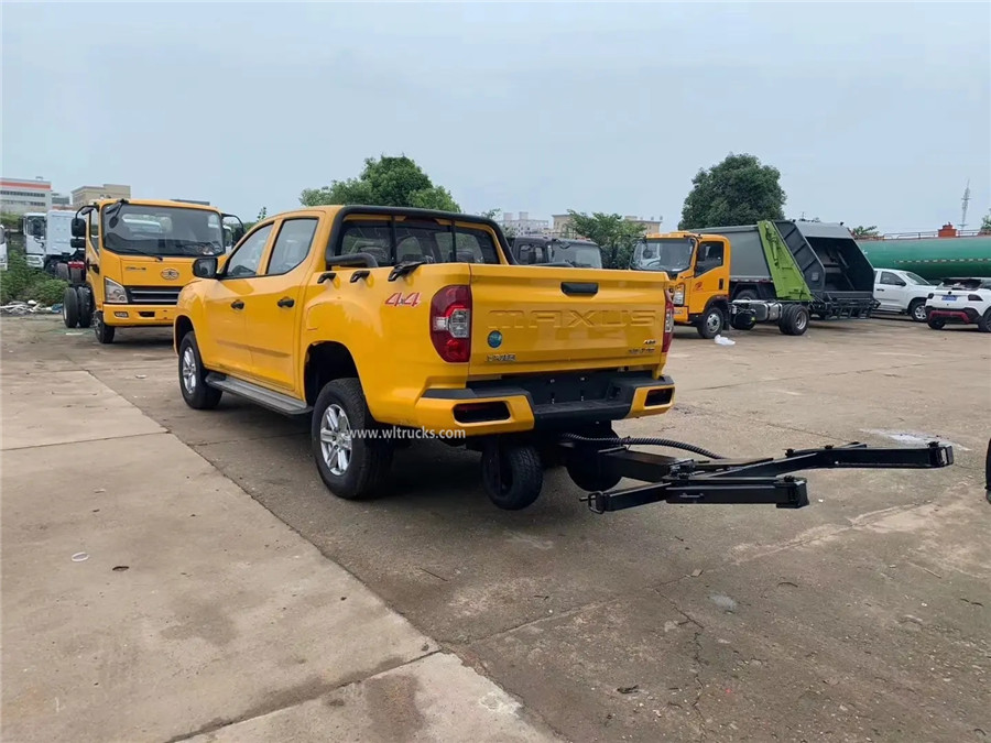 SAIC MAXUS 4x4 pickup recovery truck