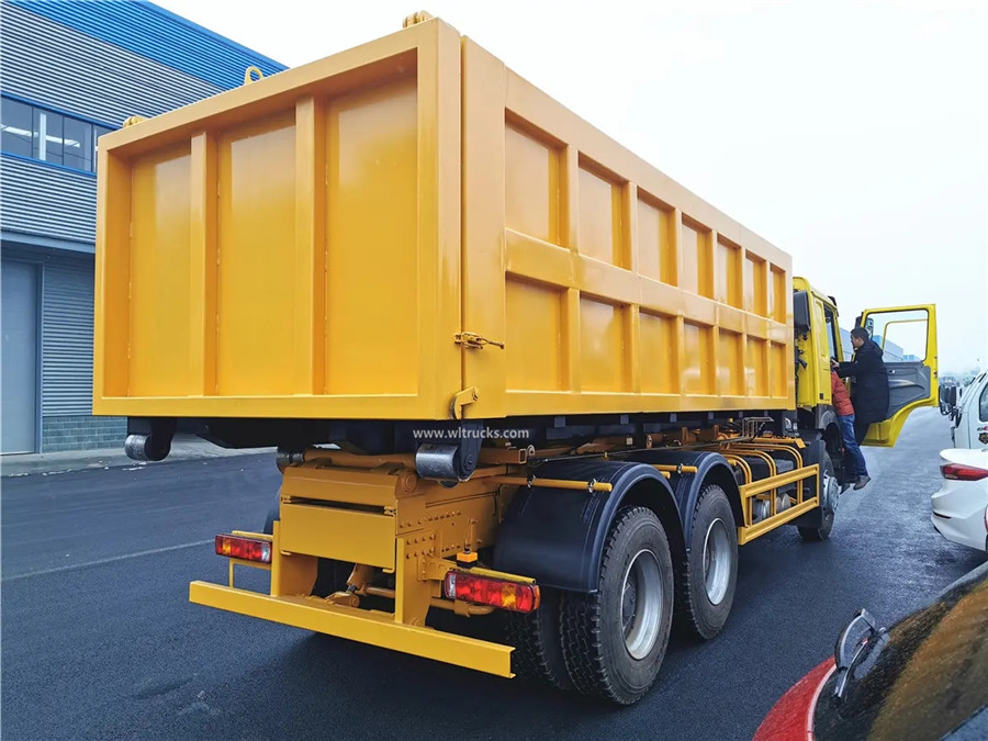 Sinotruk HOWO 16000-18000L detachable bulk container garbage truck