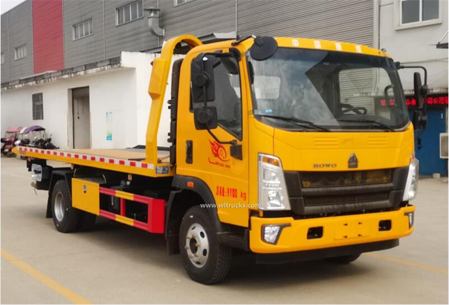 Sinotruk Howo 5 ton flatbed tow truck