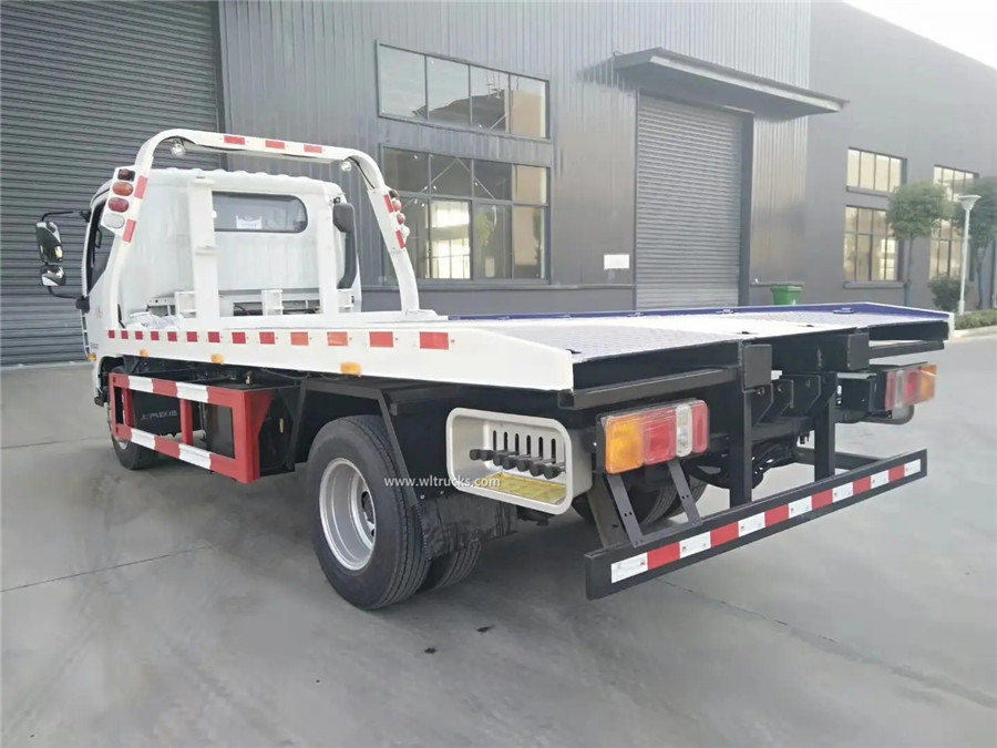 Yuejin 3 ton flat road recovery truck