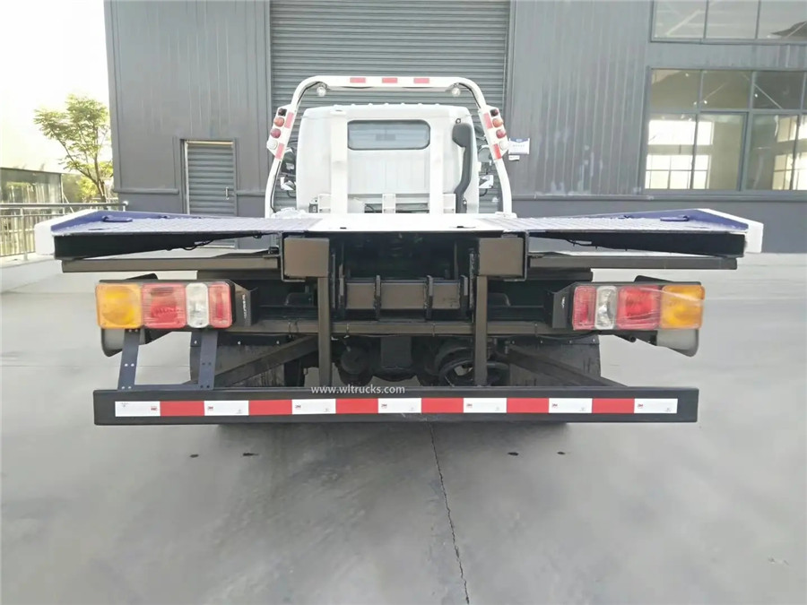 Yuejin 3 ton flat road recovery wrecker tow truck