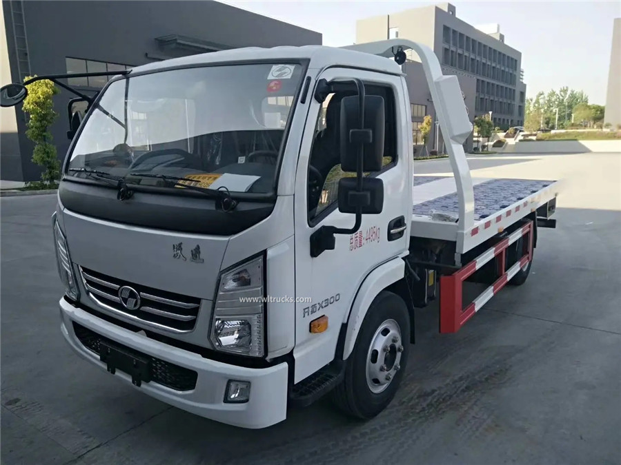 Yuejin 3 ton flat road wrecker truck