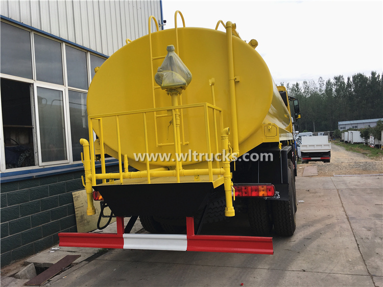 10 tire Sinotruk Howo 20m3 water tank vehicle