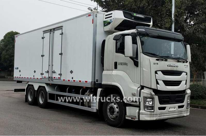 10 wheel ISUZU GIGA 26ft cooling truck