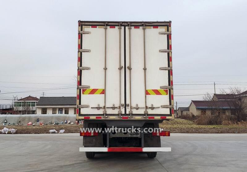10 wheel Sinotruk SITRAK 60m3 cold chain truck