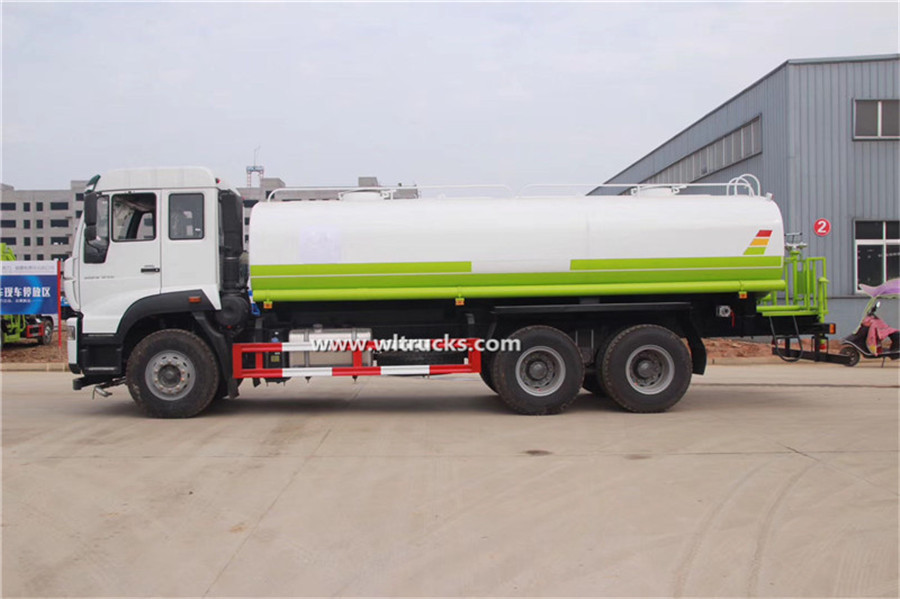 10 wheel Sinotruk Steyr 20000L water tank trucks