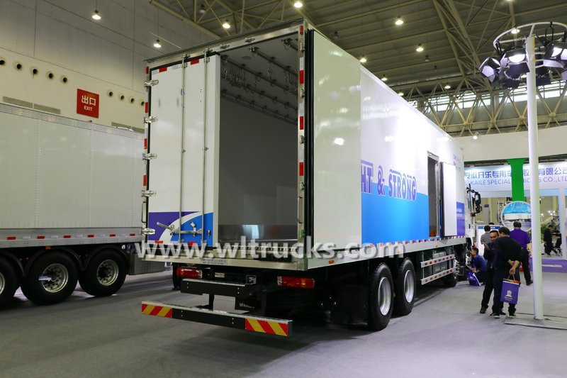 12 tire SAIC Hongyan GENLYON 25mt freezer box truck