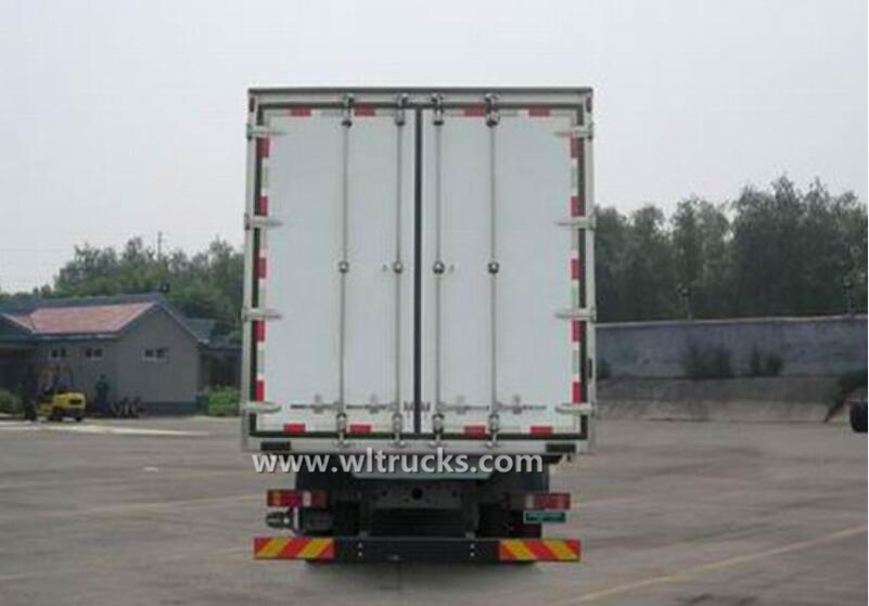 12 tire Sino SITRAK 9.6m frozen food truck