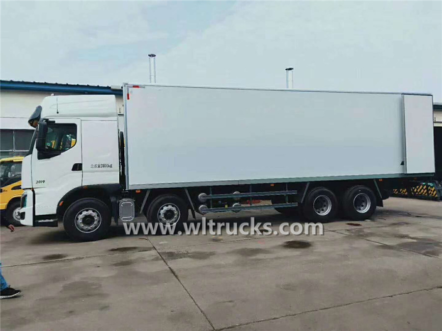 12 tyre DFLZ 30 ton meat transport refrigerated truck