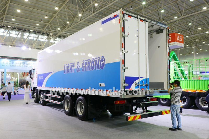 12 tyre SAIC Hongyan GENLYON 30t refrigerator box truck
