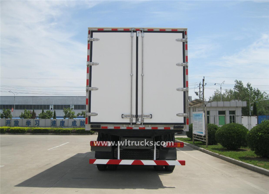 20mt HOWO reefer box truck