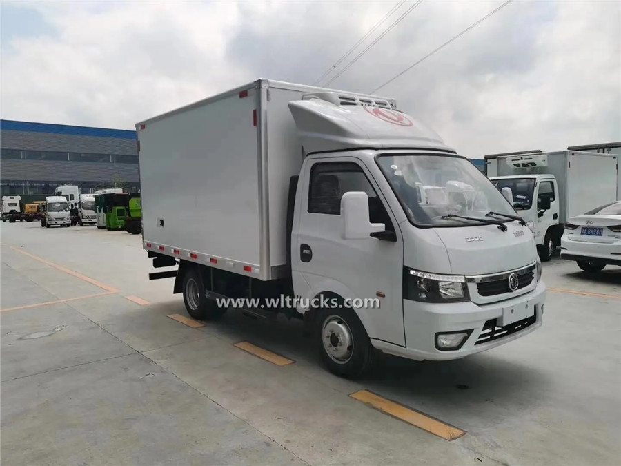 4 tire Dongfeng gasoline 1t mini refrigerated truck